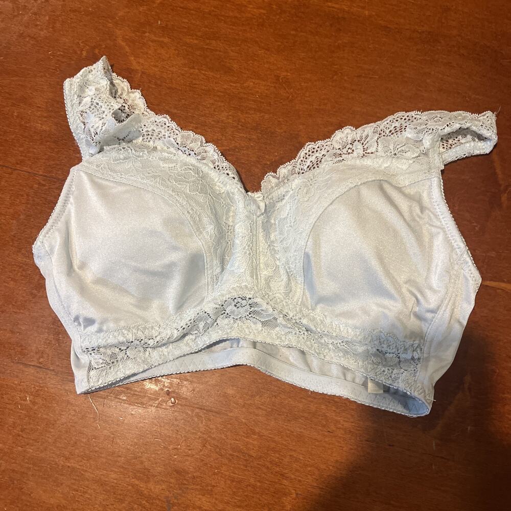 Rhonda Shear‎ Pullover Bra Light Blue Large Padded Wireless Satin Lace